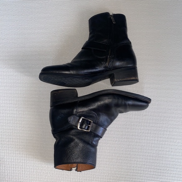 Frye leather zip up booties - Picture 3 of 7